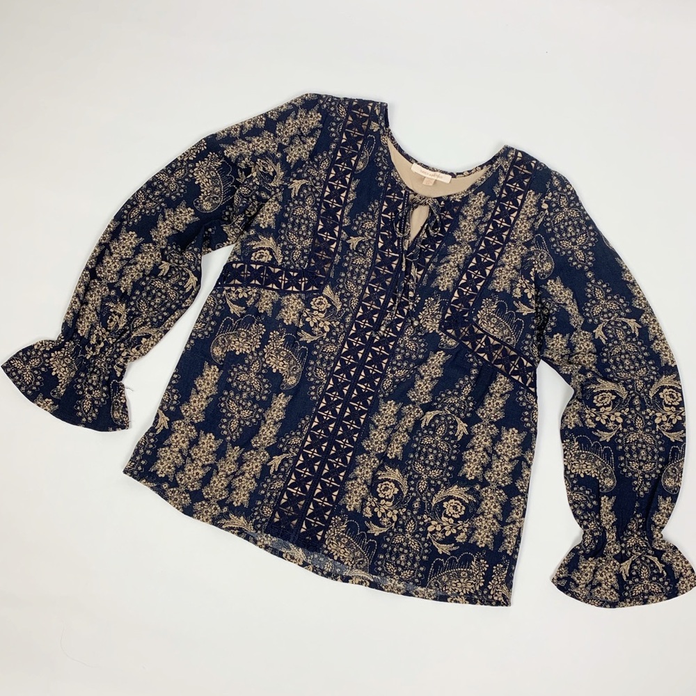 Skies Are Blue Floral Top Lace Details Navy XS C9